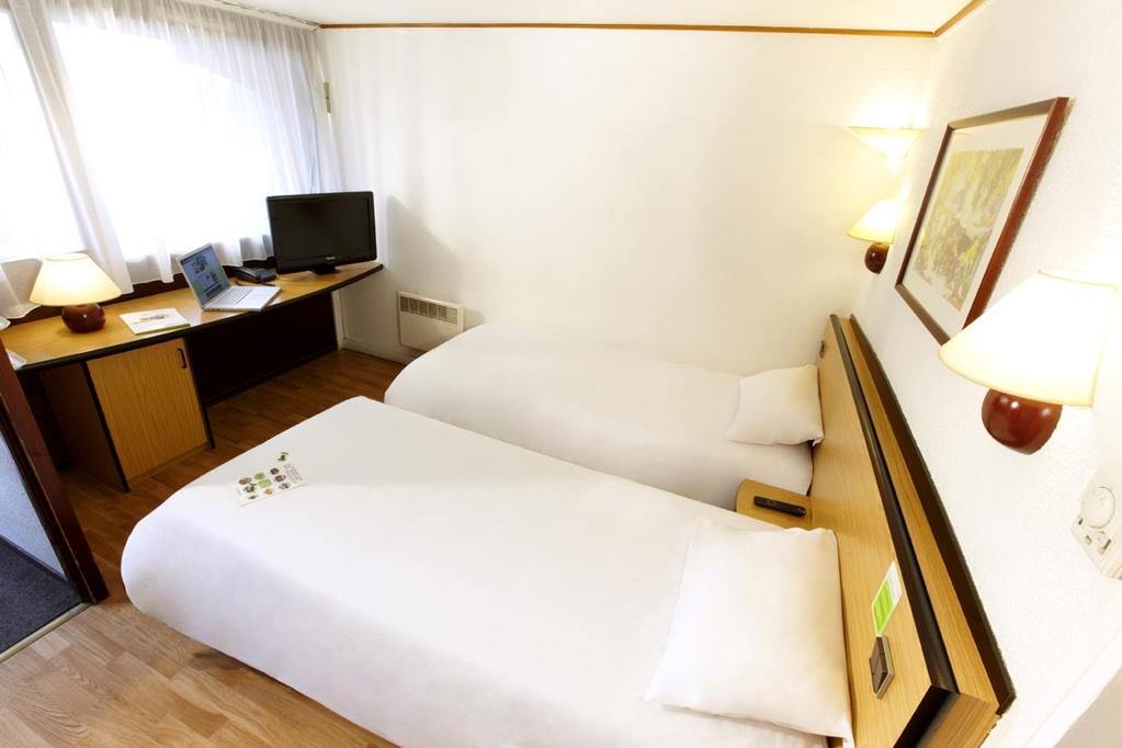 Hotel Campanile Rodez Exterior foto