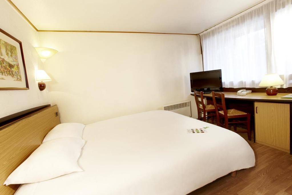 Hotel Campanile Rodez Exterior foto